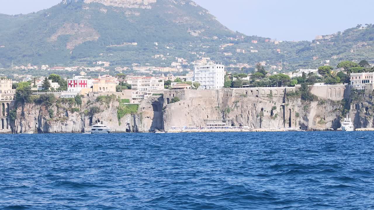 이탈리아 나폴리 소렌토의 아름다운 해안선