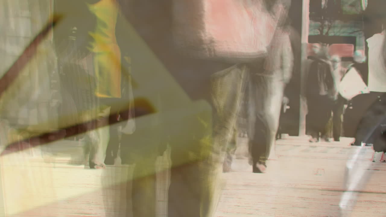 animación de personas que caminan sobre formas geométricas