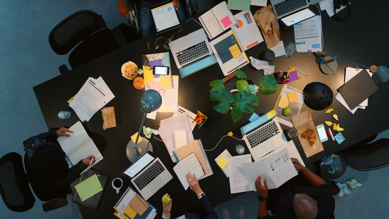 colaboración, planificación y trabajo en equipo en un mundo ocupado