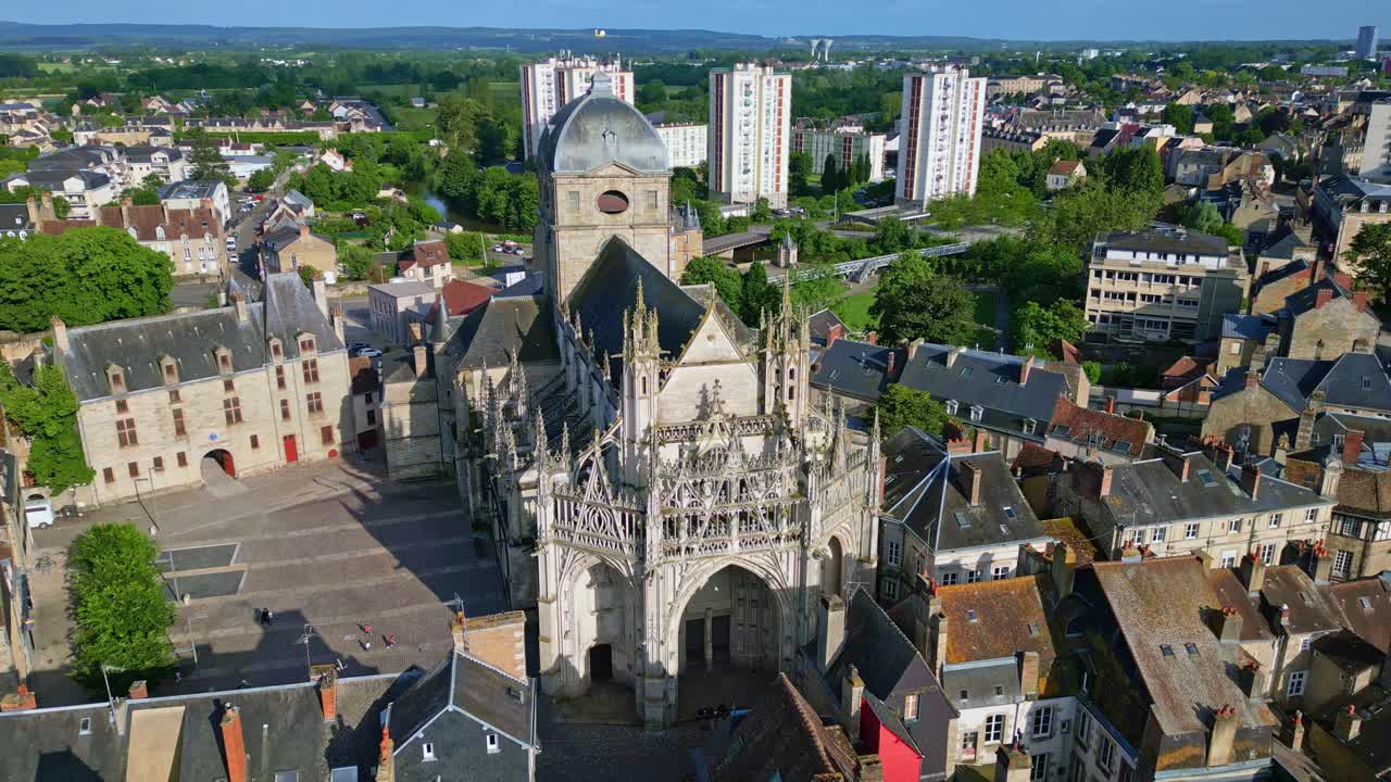 Aerial view of the Notre-Dame de Senlis Cathedral and surrounding cityscape