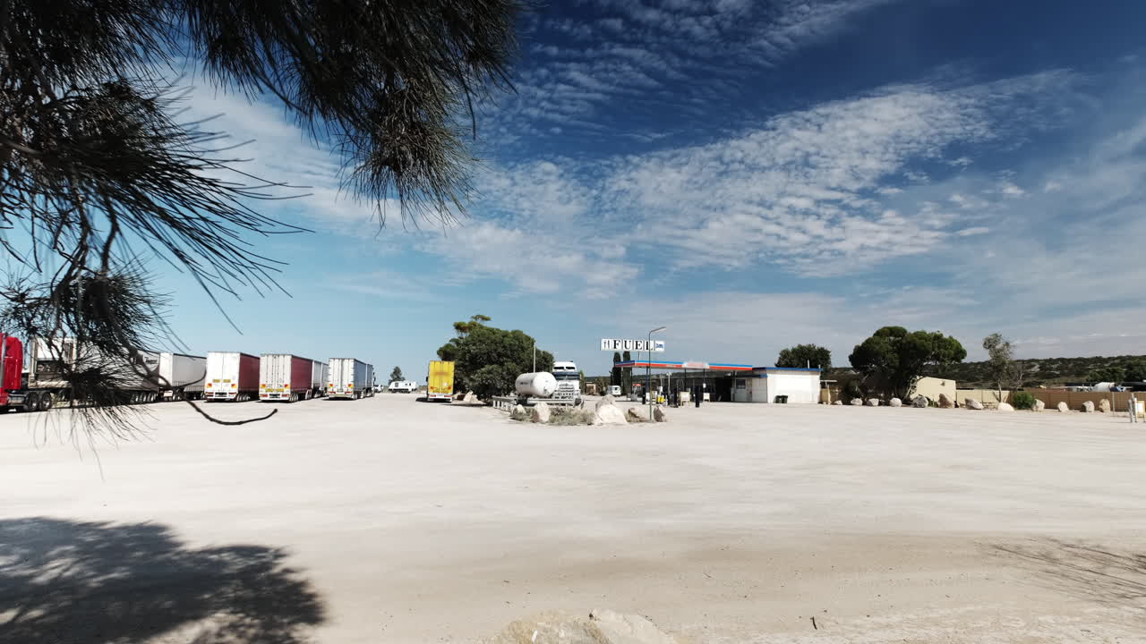 zona de aparcamiento de la estación de servicio de combustible en australia