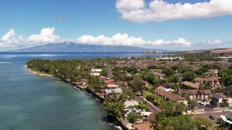 Filmische-Luftaufnahme-Der-Historischen-Front-Street-Von-Lahaina,-Maui,-Hawaii