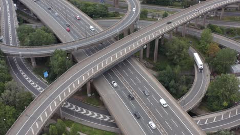 disparo de dron orbitando el cruce de espagueti 03