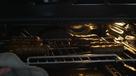 Cocinar-Un-Plato-De-Carne-En-El-Horno