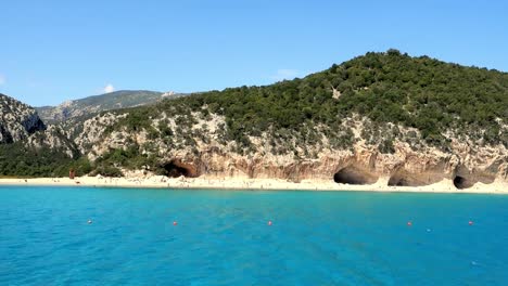 Navigating-along-beaches-and-natural-cave-in-Sardaigna