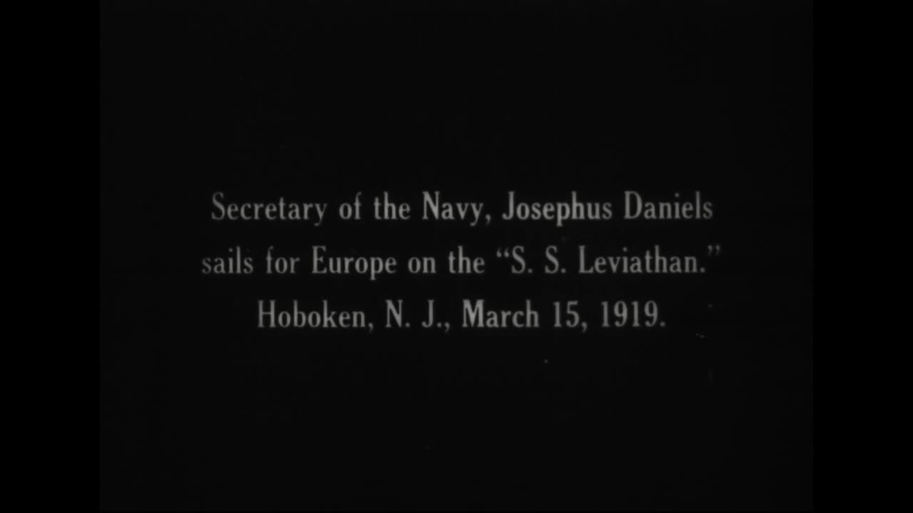 se perfilan funcionarios destacados de la administración del presidente woodrow wilson de 1917-1921, incluidos el secretario de estado, robert lansing, y el secretario de marina, joseph daniels.