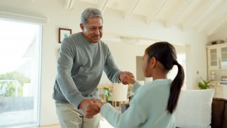 Parents,-kids-and-grandparents-in-living-room