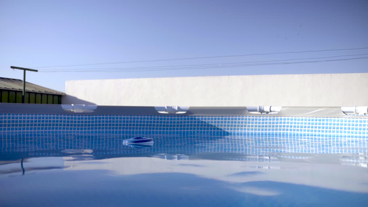 수영장 유지 관리 - 수영장 수처리를 위한 염소 제제로 플로트