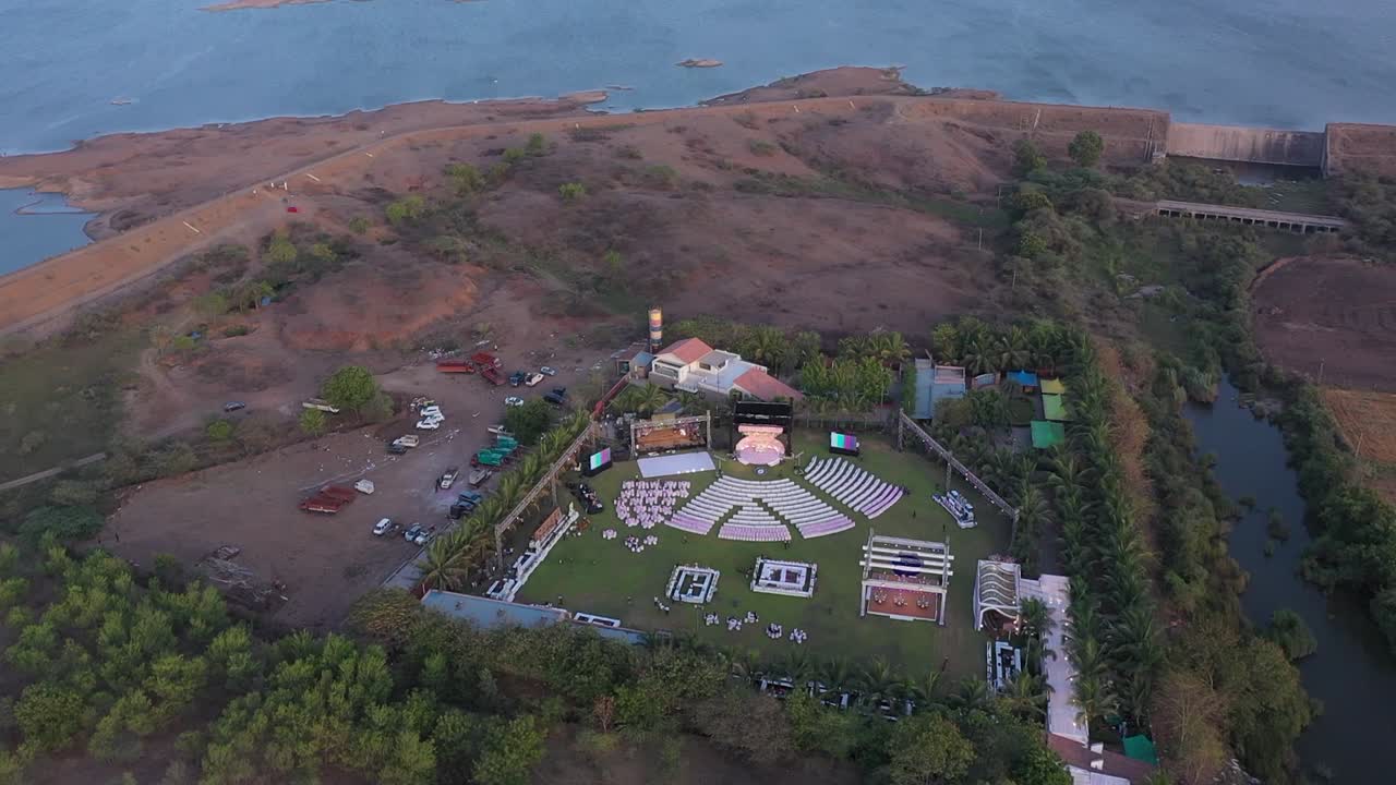 organizando lugares de bodas fuera de la costa, hay hermosos arreglos florales