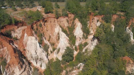 Increíbles-Imágenes-De-Drones-De-Un-Enorme-Cañón-En-Un-Día-Soleado