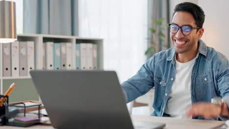 celebración, negocios y hombre con una computadora portátil
