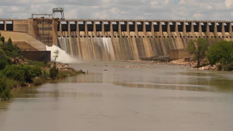 Presa-Vaal-En-El-Río-Vaal