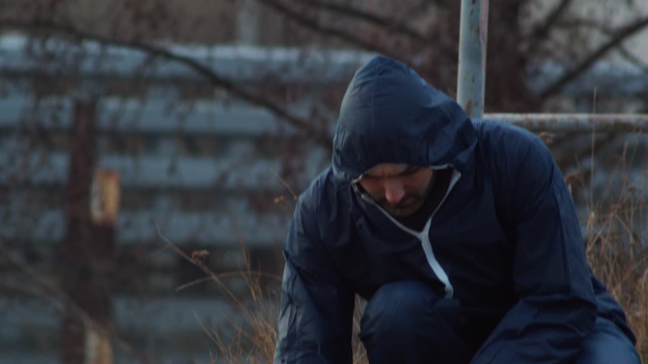 형사의 정면도, 땅에서 열쇠 찾기, 범죄 증거 수집