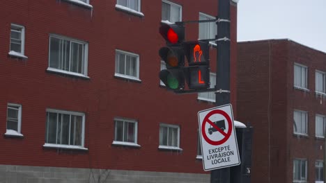 traffic light changes from orange to red