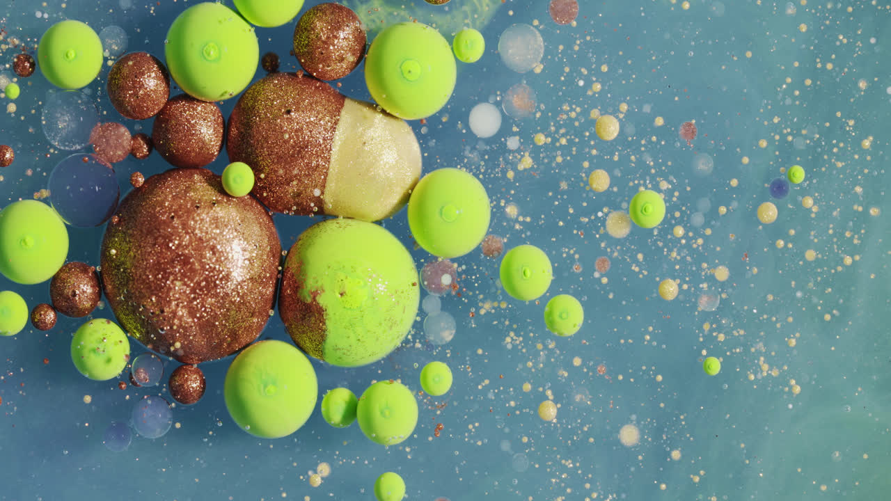 사이키델릭 아크릴 대리석 잉크 흐름 효과가 있는 매크로 거품 주위를 소용돌이치는 미세한 병원체 박테리아 액체 입자