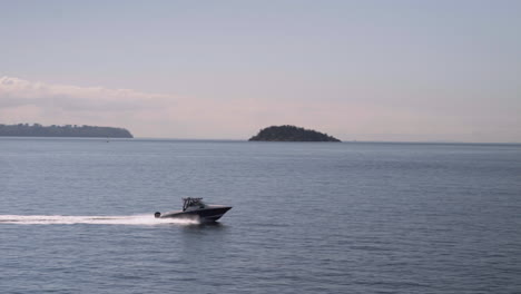 Speed-boat-cruises-through-Vancouver-Pacific-ocean