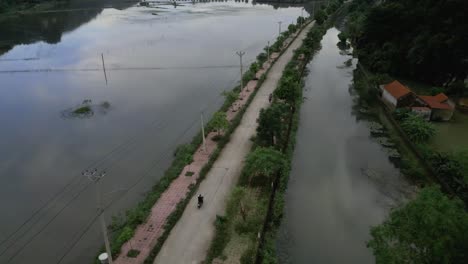 camino solitario en nin bihn, vietnam