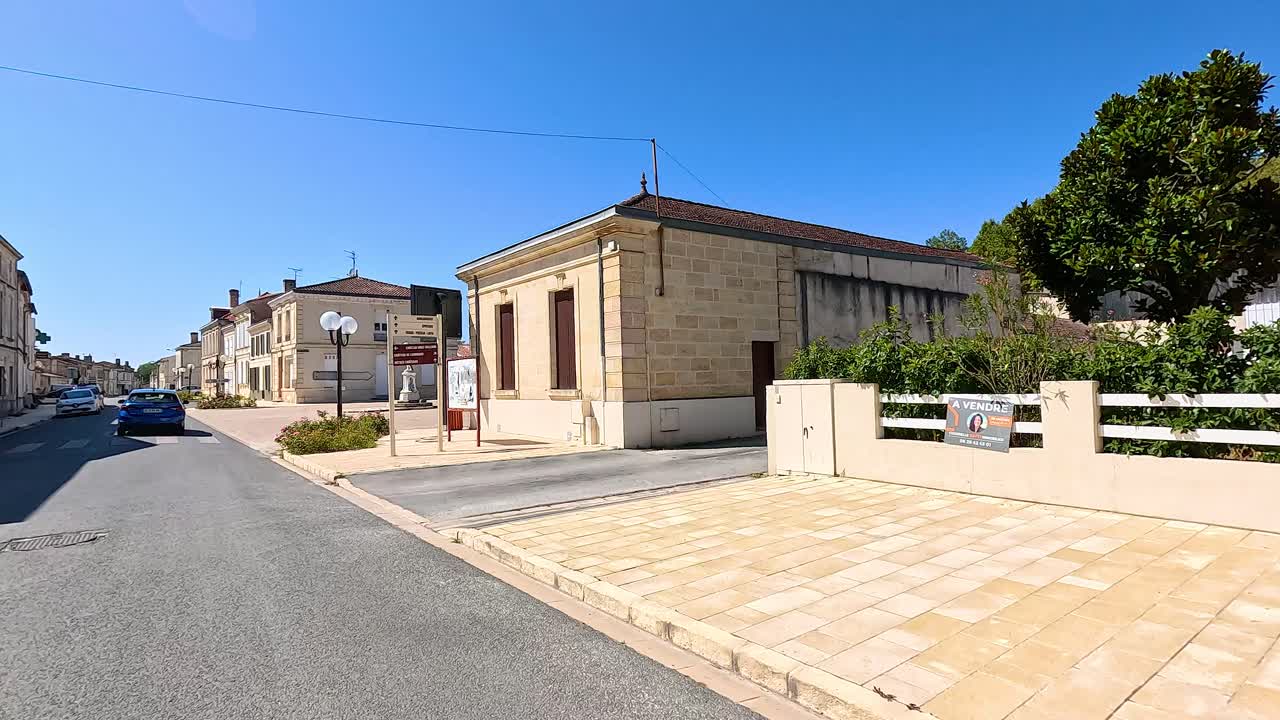 은 날 에 차량 과 보행자 들