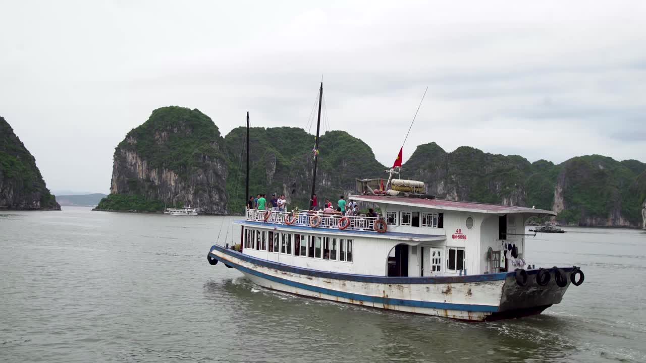 베트남 할롱 만 투어 보트