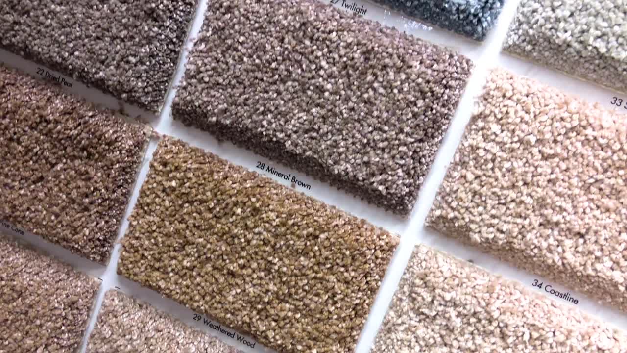 인테리어 주거 및 상업용 바닥 장식을 위해 만들어진 상점의 다채로운 사각형 카펫 샘플의 아름다운 선택