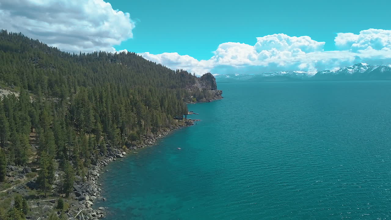 imágenes de drones del este del lago tahoe