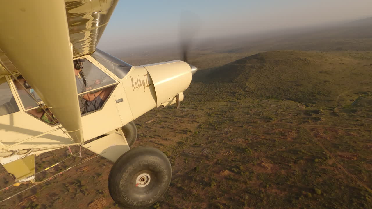 Hyperlapse aereo grandangolare da velivolo leggero.