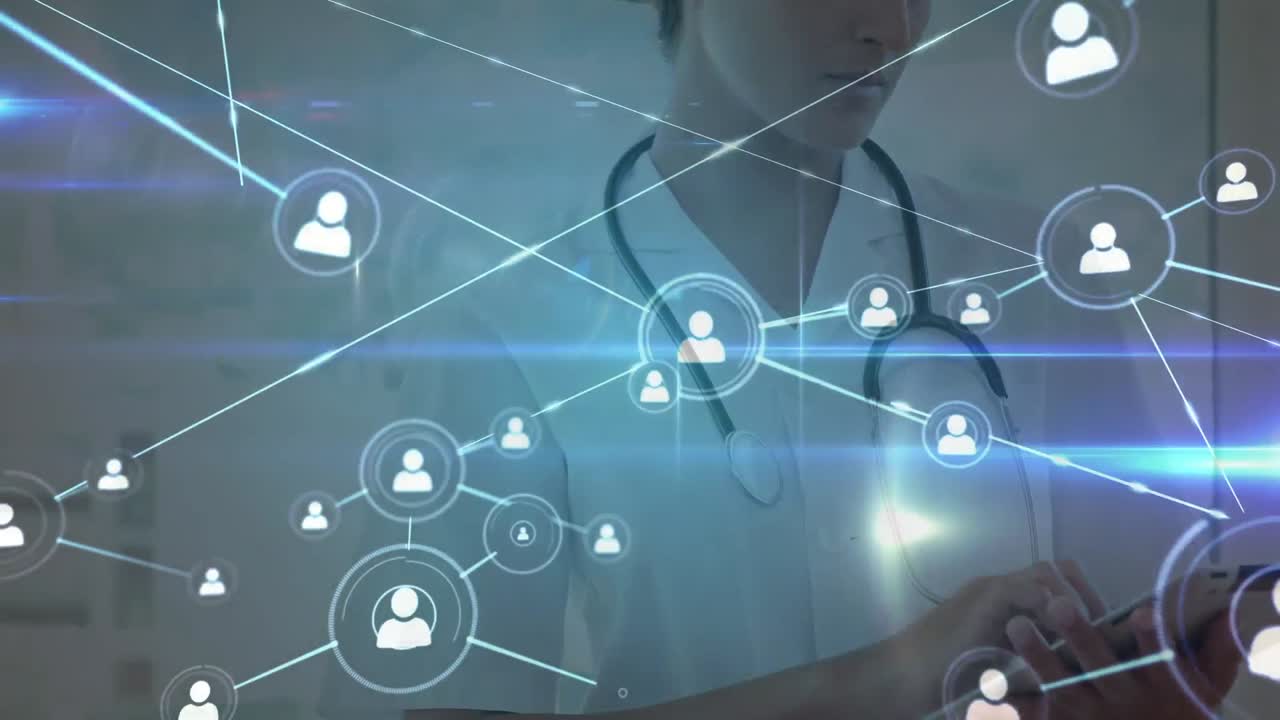 Red de iconos de perfil sobre una médica caucásica usando una tableta digital y sonriendo