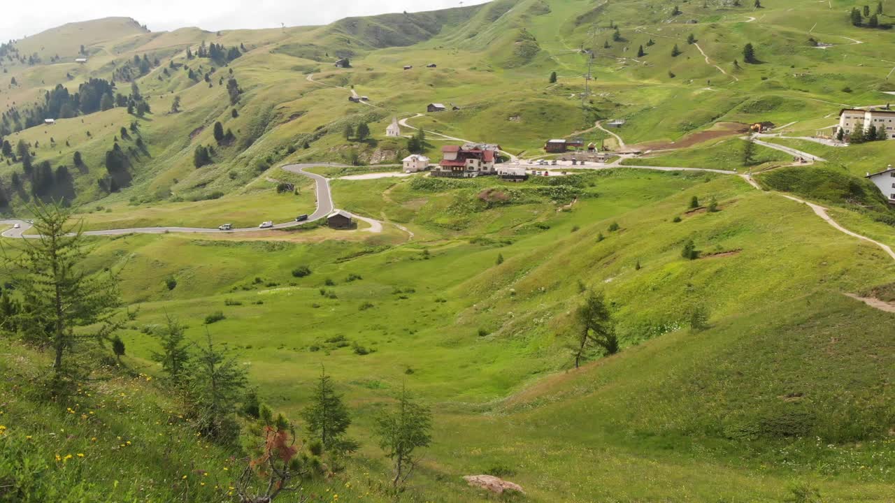 스태빌라이저에서 dji mavic air와 yi 4k+로 이탈리아 백운석에서 하이킹