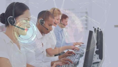 animazione dell'elaborazione dei dati su diversi uomini d'affari che utilizzano cuffie telefoniche