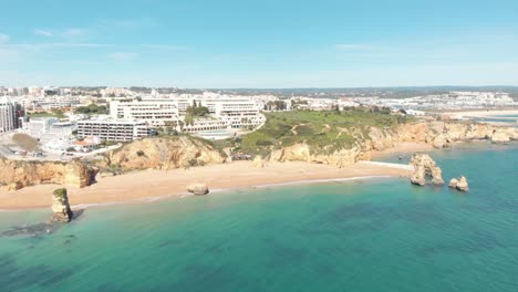 Vista-Panorámica-De-Praia-Do-Pinhao-Y-Praia-De-Dona-Ana,-Lagos,-Algarve