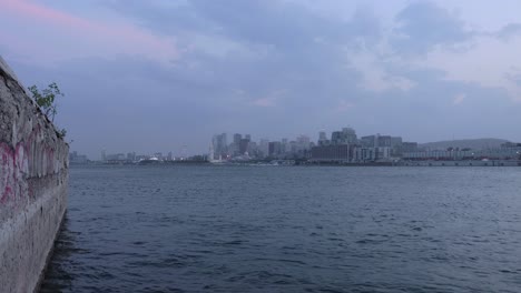 몬트리올,  ⁇ , 세인트 건너편의 스카이라인