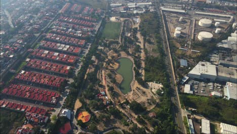 vista de drones de la construcción inacabada del parque de la ciudad, 4k