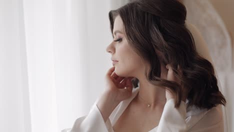 beautiful bride getting ready for her wedding day