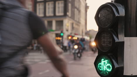 cyclist traffic light