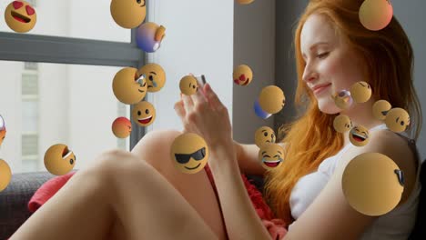 iconos de emoji con una mujer usando un teléfono inteligente en el fondo 4k