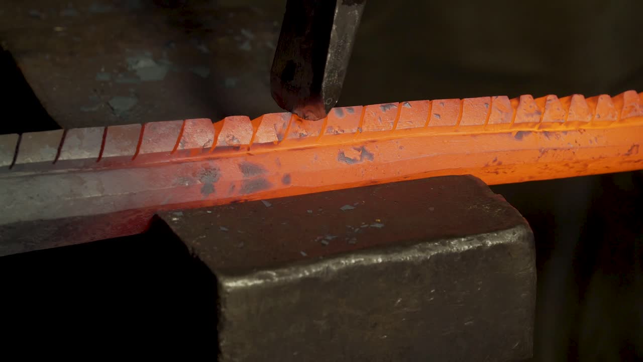 4k의 대장장이 금속 단조