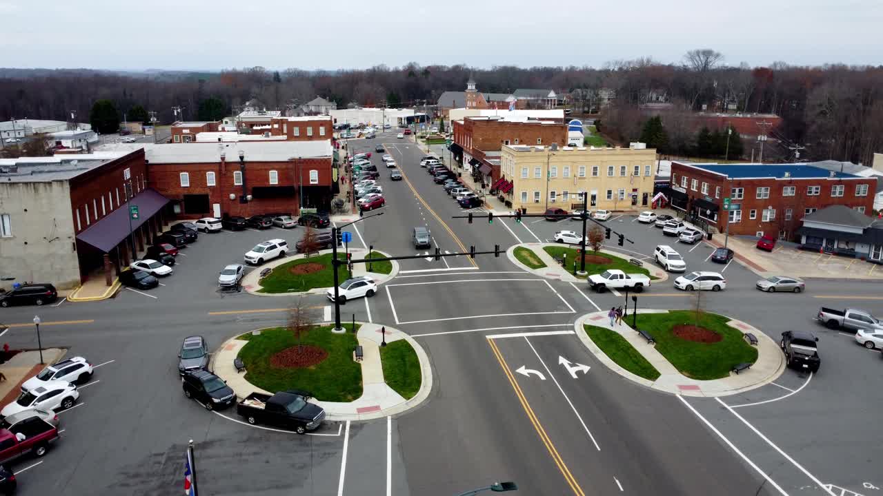 La piccola città di Mocksville, Carolina del Nord, in inverno