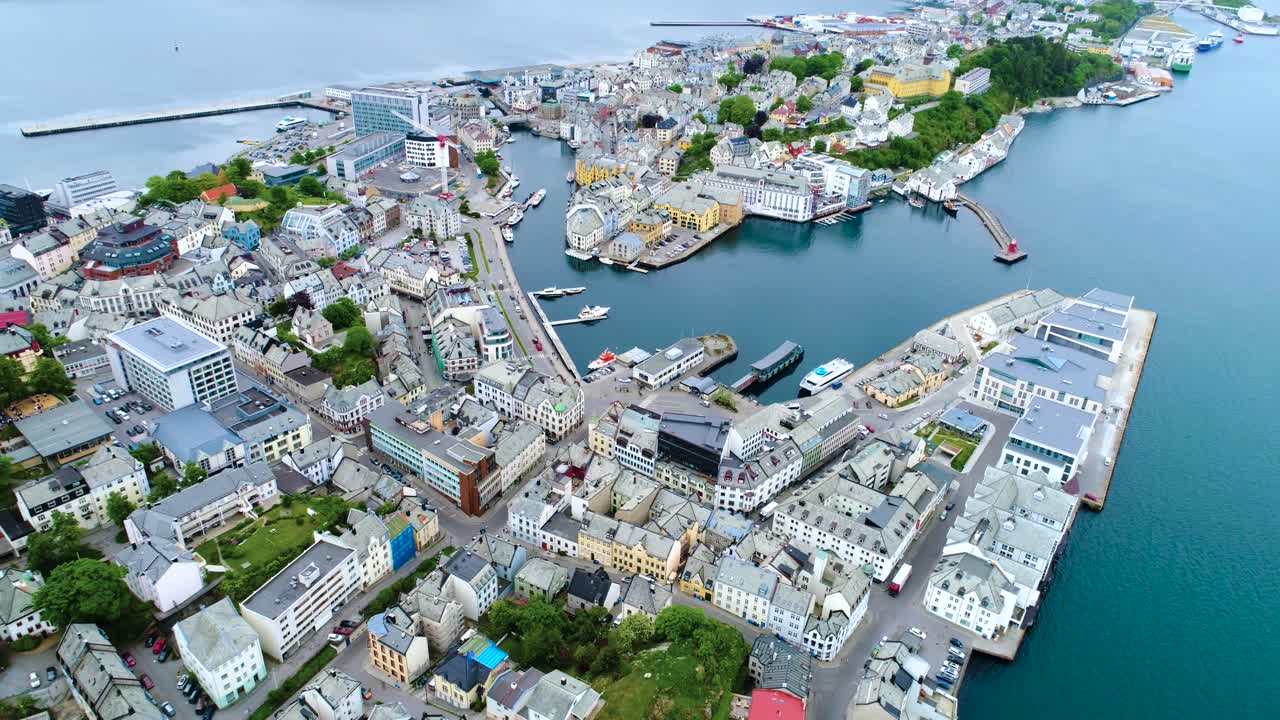 노르웨이 알레스운드 시의 항공 영상