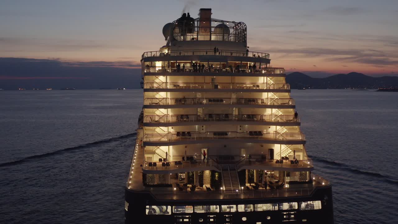 공중 -발견의 정신 유람선 출발