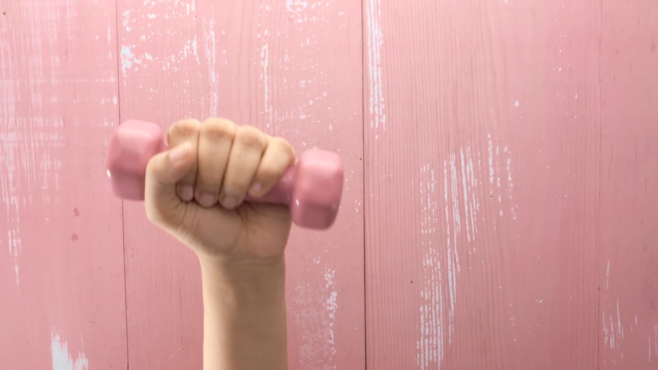 핑크 덤벨 운동