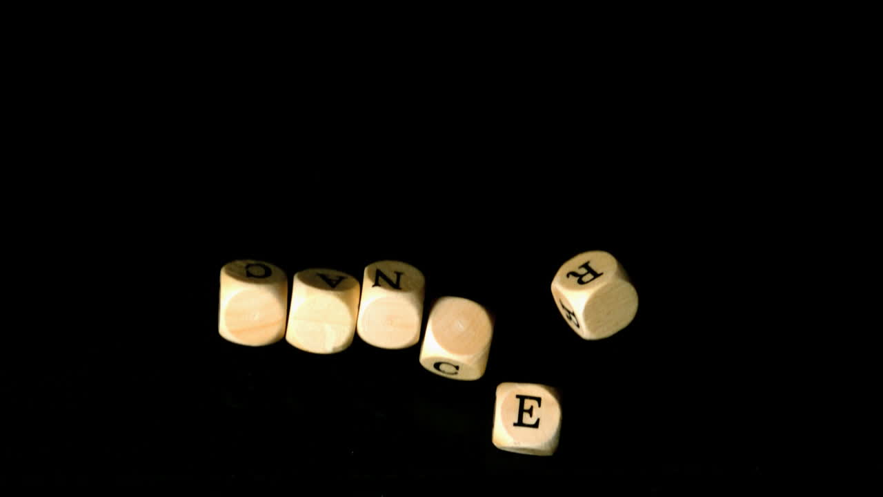 los dados de cáncer cayendo juntos