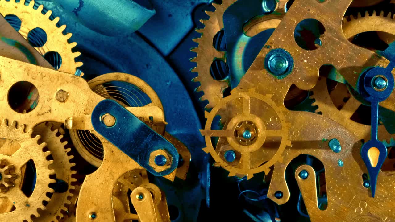 composición plana, mecanismo de reloj de época color azul brillante y amarillo