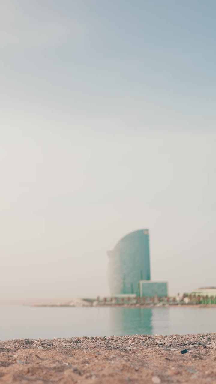 Edificio fronte spiaggia