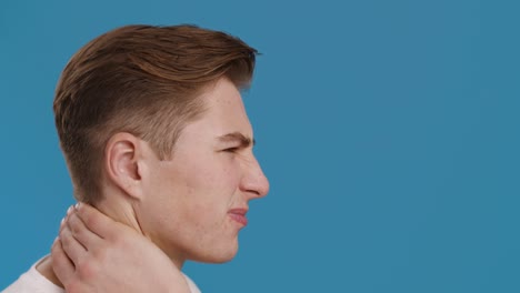 man experiencing neck pain