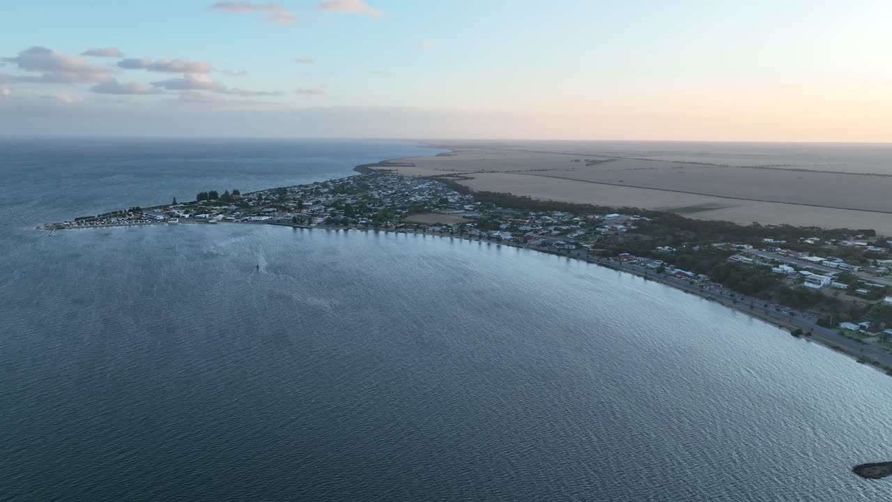 съемка с беспилотника пляжного города порт-винсент