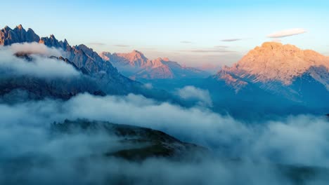 Nationalpark-Drei-Zinnen-In-Den-Dolomiten.-Wunderschöne-Natur-Italiens.