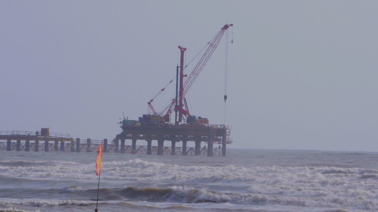 Costruzione in mezzo al mare, Carter Road Bandra