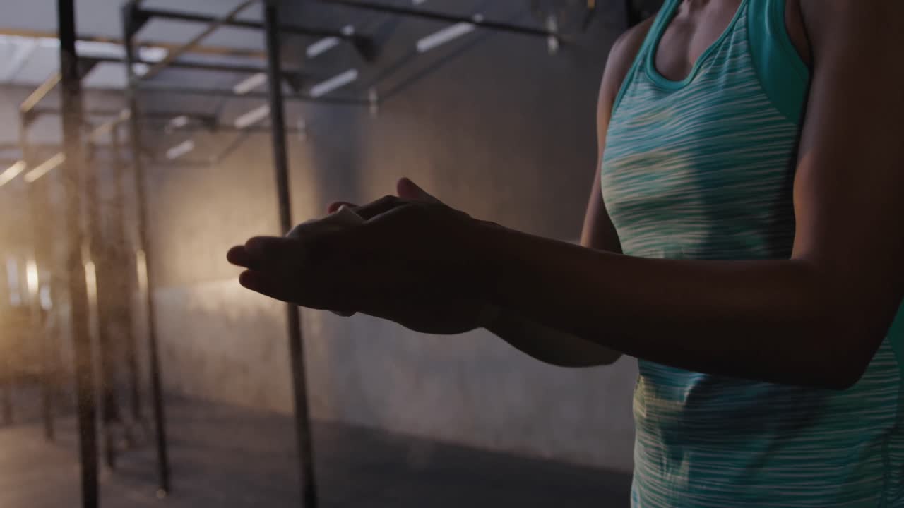 entrenamiento cruzado en un gimnasio