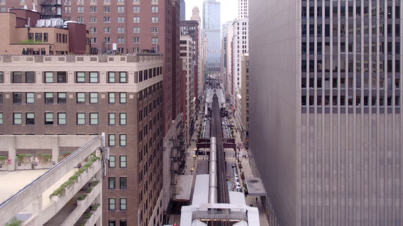 Experience Chicago's breathtaking skyline from above! Our aerial video captures the stunning architecture and vibrant energy of downtown, showcasing iconic landmarks in mesmerizing detail.