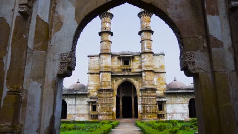 Herencia-Jami-Masjid-También-Conocida-Como-Mezquita-Jama-En-Champaner,-Estado-De-Gujarat,-India-Occidental,-Es-Parte-Del-Parque-Arqueológico-De-Champaner-pavagadh